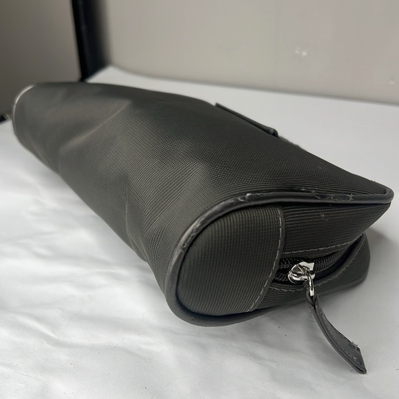 Bentley Fragrances Makeup Dopp Clutch Bag - Picture 5 of 8